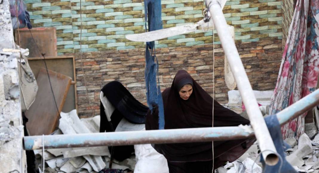 İsrail, sivillerin yaşadığı Nusayrat Kampı'nı bombaladı 4